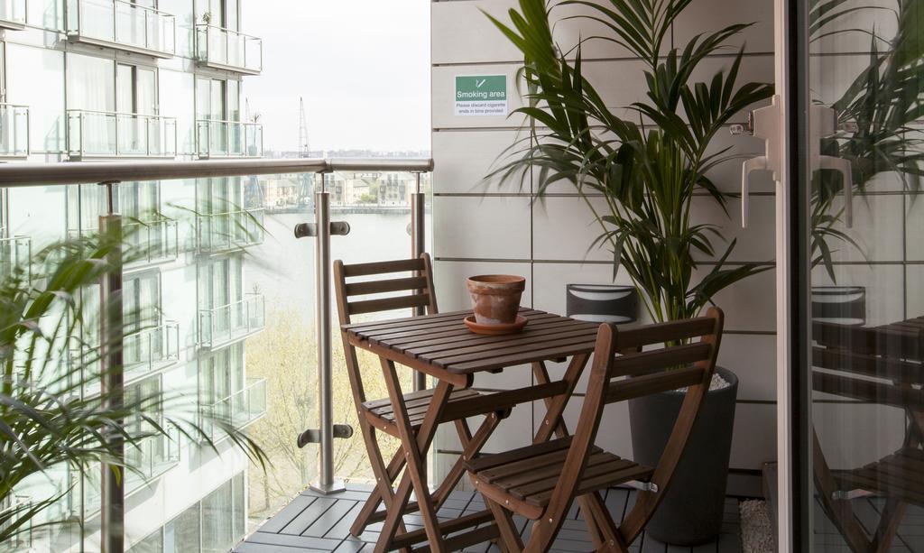 Апартаменты Royal Victoria Docks Лондон Номер фото