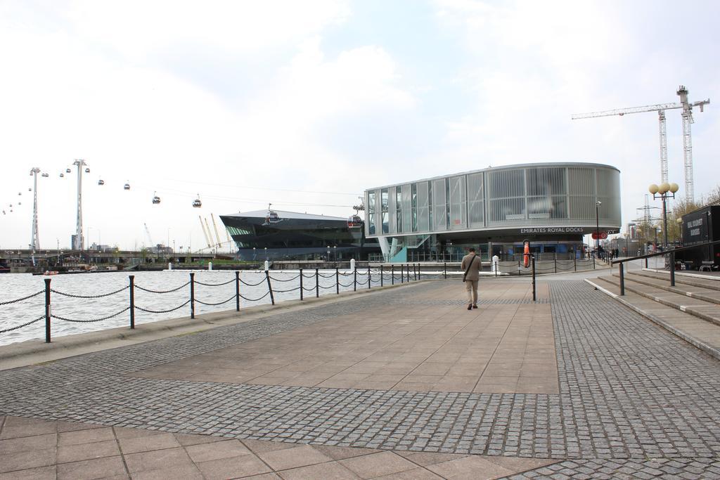 Апартаменты Royal Victoria Docks Лондон Экстерьер фото