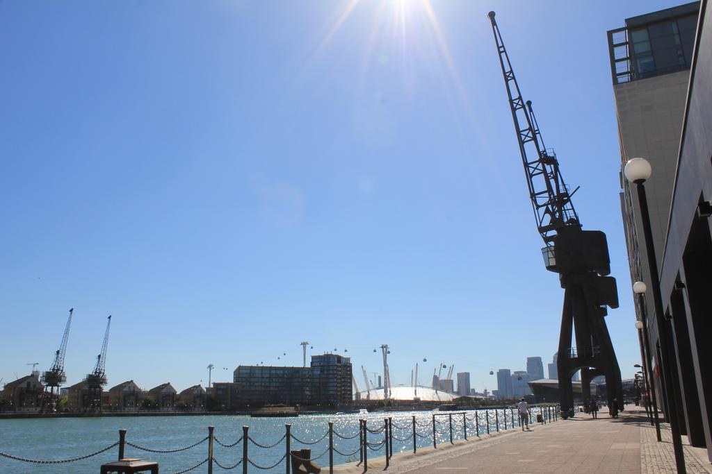 Апартаменты Royal Victoria Docks Лондон Экстерьер фото